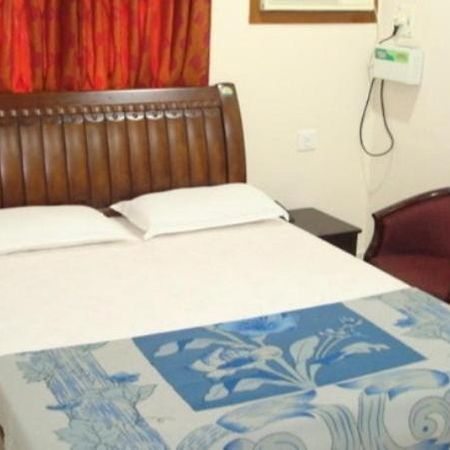 Lloyds Guest House, North Boag Road, T. Nagar เชนไน ภายนอก รูปภาพ